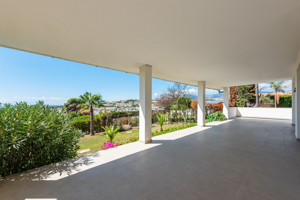 FOR SALE 🏡 Single-Level Four-Bedroom Villa with Sea Views to Finish – Atalaya, New Golden Mile 🇪🇸