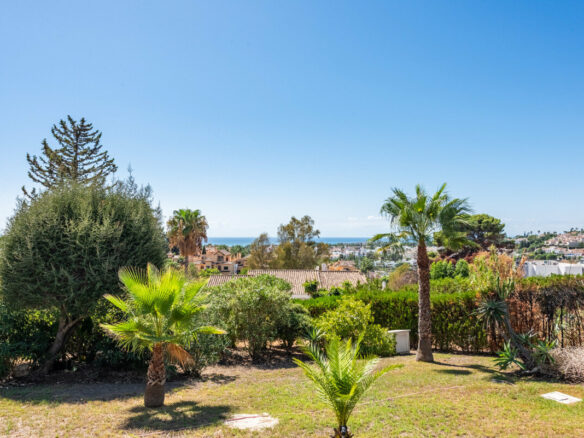 FOR SALE 🏡 Single-Level Four-Bedroom Villa with Sea Views to Finish – Atalaya, New Golden Mile 🇪🇸
