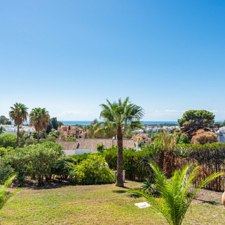 FOR SALE 🏡 Single-Level Four-Bedroom Villa with Sea Views to Finish – Atalaya, New Golden Mile 🇪🇸