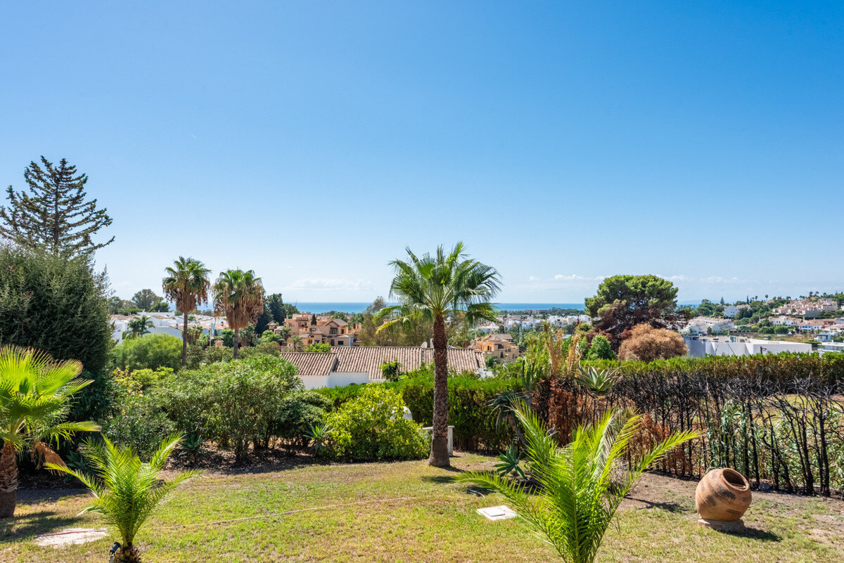 FOR SALE 🏡 Single-Level Four-Bedroom Villa with Sea Views to Finish – Atalaya, New Golden Mile 🇪🇸