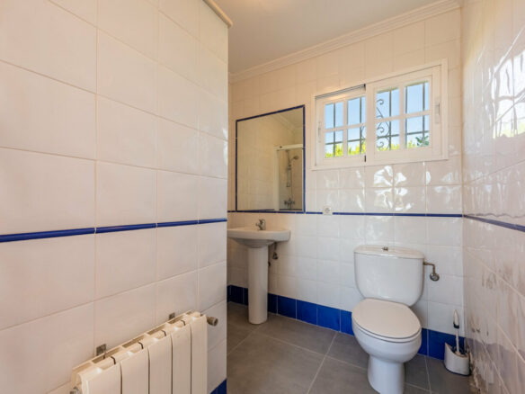 FOR SALE 🏡 Single-Level Four-Bedroom Villa with Sea Views to Finish – Atalaya, New Golden Mile 🇪🇸
