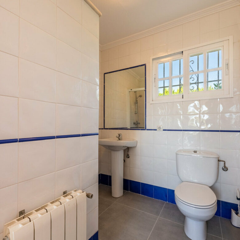 FOR SALE 🏡 Single-Level Four-Bedroom Villa with Sea Views to Finish – Atalaya, New Golden Mile 🇪🇸