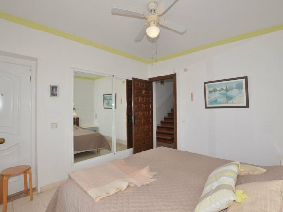 FOR SALE 🏡 Three-Bedroom Villa with Sea Views and Pool to Update – Torremuelle, Benalmádena 🇪🇸