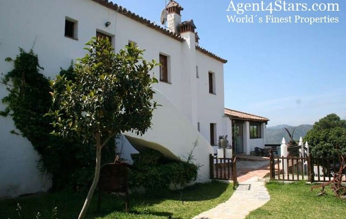 15min from Puerto Banus – Rustic Hotel