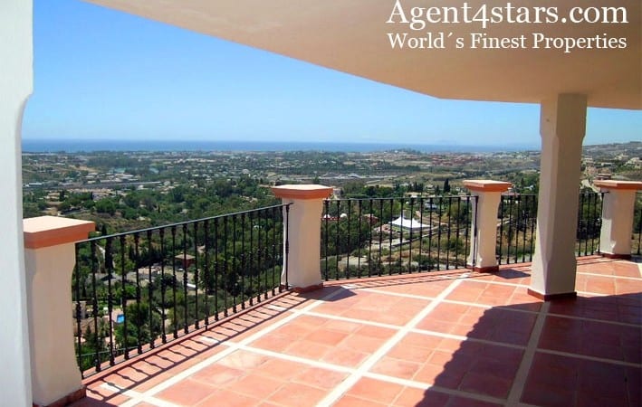 Benahavis – Hilltop Villa – Panoramic Views